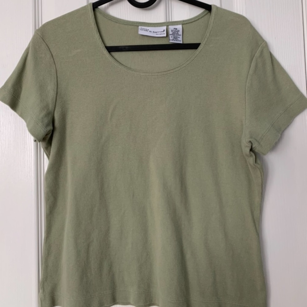 women’s cropped tee